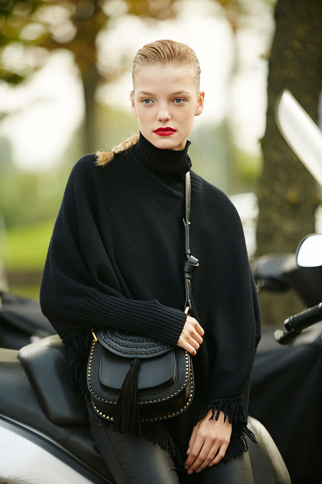 Неделя моды в Париже, весна-лето 2016: street style. Часть 3 (фото 15)