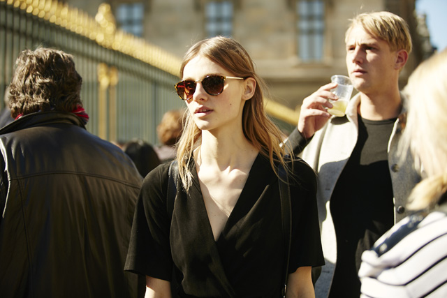 Неделя моды в Париже, весна-лето 2016: street style. Часть 2 (фото 24)