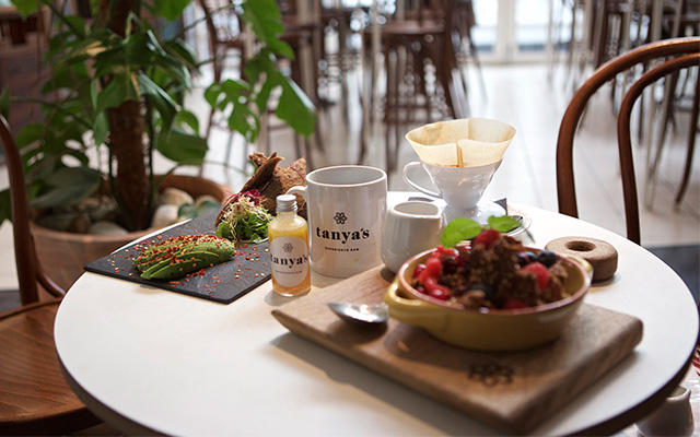 Полезный Лондон: 10 ресторанов со здоровой пищей в британской столице (фото 7)