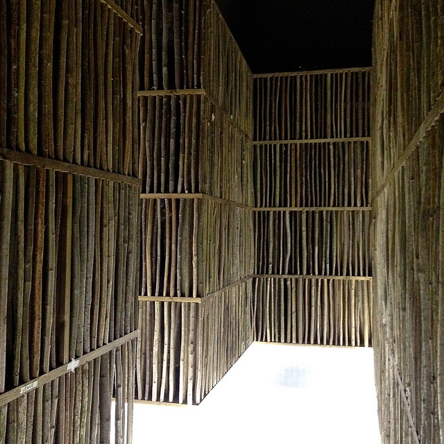 Инсталляция в форме лабиринта, арх. Ли Ксаодун (Li Xiaodong Atelier) Обзор недели: выставка Sensing Spaces в Лондоне (фото 5)