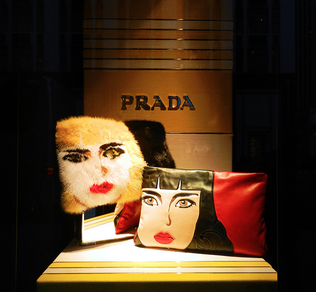 Витрины и коллекция Prada для Bergdorf Goodman (фото 1)