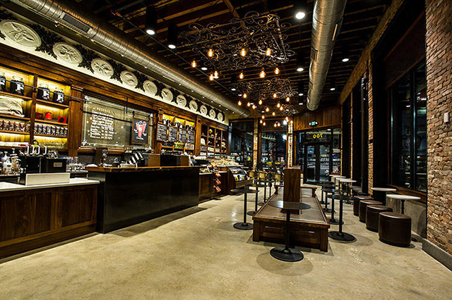 Мистический кофешоп Starbucks в Новом Орлеане (фото 2)