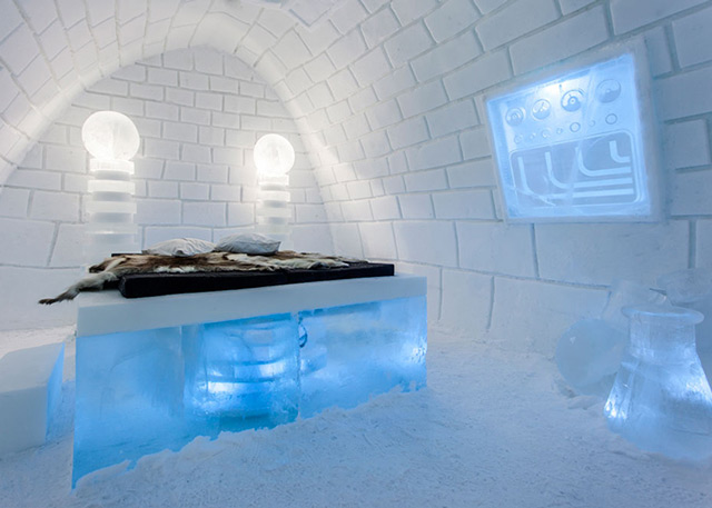 Необычный номер в шведском ледяном отеле (фото 1)