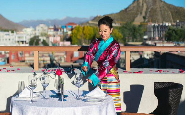 Новый отель Shangri-La Lhasa открылся на самом высоком плато в мире (фото 3)