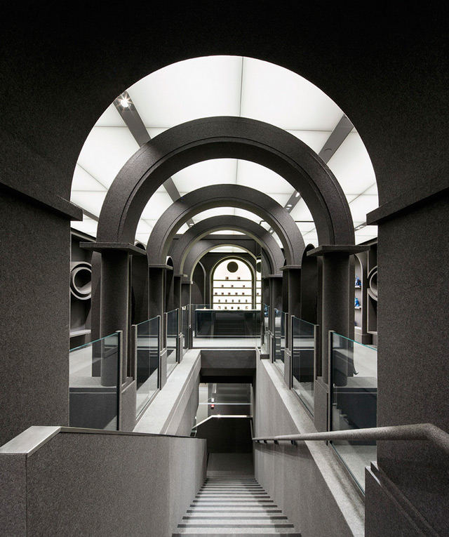 Эксклюзив Buro 24/7: видео-обзор нового бутика Viktor&Rolf (фото 3)