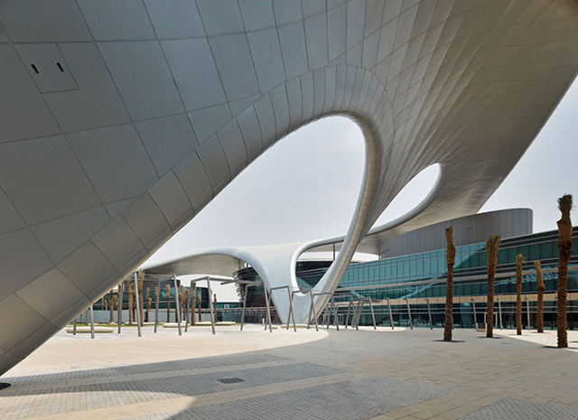 Здание нового кампуса Университета шейха Заеда в ОАЭ (фото 1)