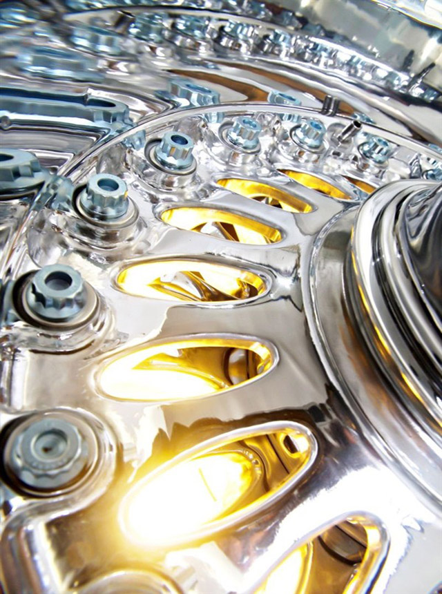 Объект желания: кофейный столик из колеса шасси Boeing 777 (фото 5)