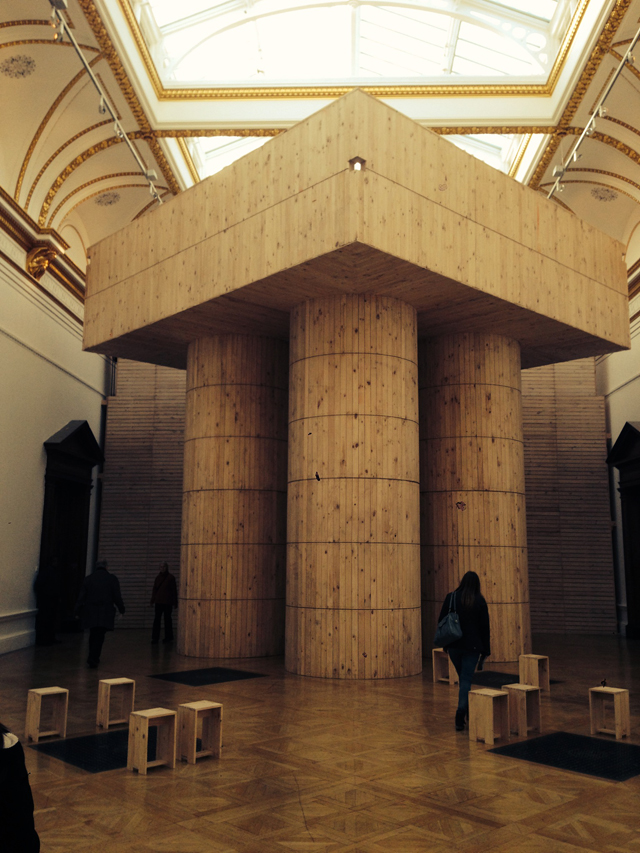 Инсталляция арх. Маурицио Пецо и София фон Эльрихсхаузен (Pezo von Ellrichshausen) Обзор недели: выставка Sensing Spaces в Лондоне (фото 6)