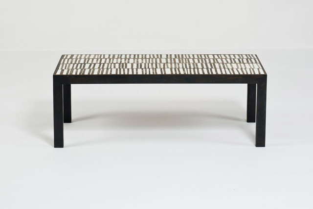 Коллекция керамики Рафа Симонса уйдет с молотка (фото 1)