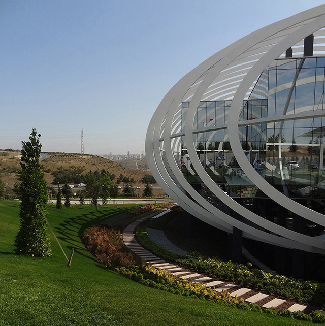 Офис компании Tema с эллиптическим каркасом в Стамбуле (фото 3)