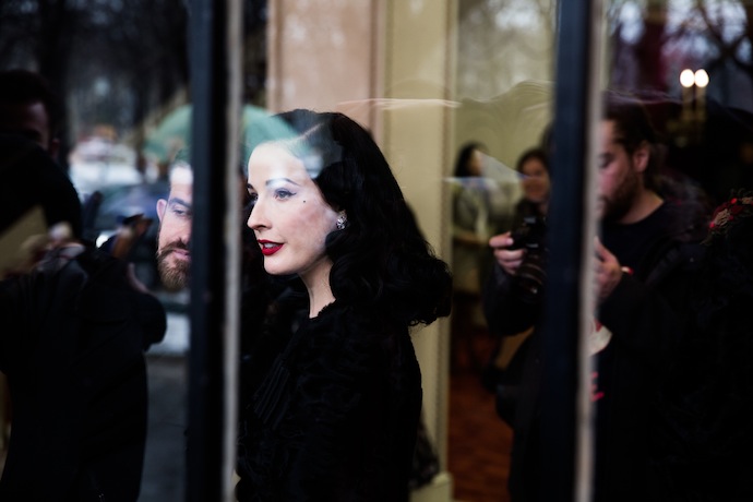 Backstage показа Ulyana Sergeenko в Париже (фото 2)