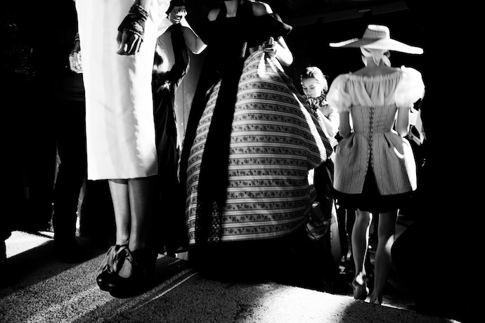 Backstage показа Ulyana Sergeenko в Париже (фото 13)