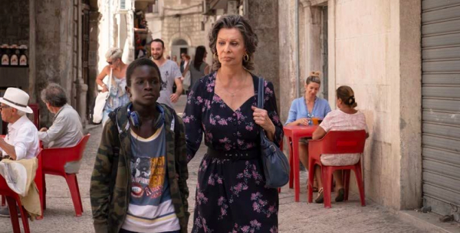 Netflix выпустил трейлер экранизации романа Ромена Гари «Вся жизнь впереди» с Софи Лорен