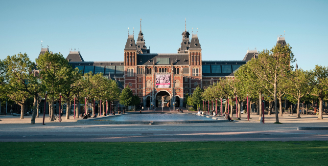 Более 700 000 работ из амстердамского Рейксмюсеума теперь можно посмотреть онлайн