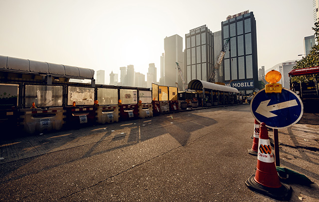 Разница с Москвой 4 часа, и, учитывая 10-часовой перелет и повышенную нагрузку, организм благополучно засыпает днем. Знакомство с городом продолжается уже на рассвете, вместе с прекрасными утренними лучами солнца Путевые заметки: Гонконг (фото 3)