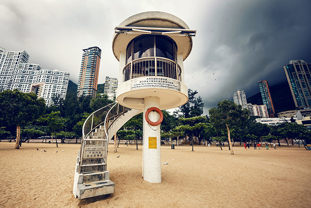 На другой стороне острова Гонконг находятся прекрасные пляжи, именно в этих районах живут самые обеспеченные гонконгцы. По словам местных, мечта каждого уважающего себя человека рано или поздно купить себе здесь дом Путевые заметки: Гонконг (фото 25)