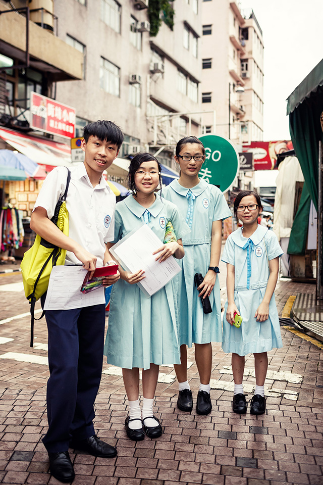 Школьники всегда ходят в строгой форме. Эта группа очень долго расспрашивала меня про переработку мусора — проводили соцопрос Путевые заметки: Гонконг (фото 27)