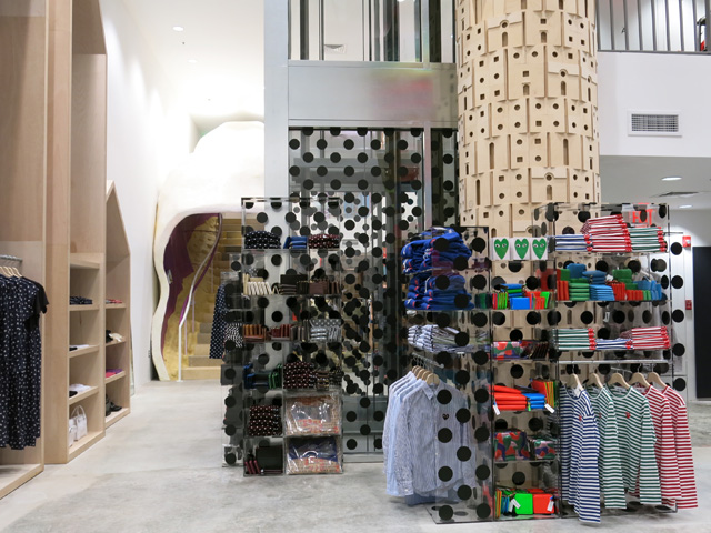 Comme des Garcons (Арт-колонна работы London Fieldworks 'Spontaneous City') Экскурсия Buro 24/7: Dover Street Market New York (фото 11)