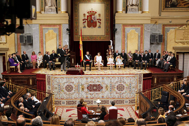 Фелипе VI официально стал королем Испании (фото 4)