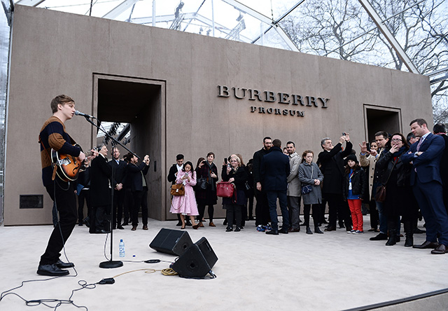 Обзор Buro24/7: Burberry Menswear, осень-зима 2014 (фото 6)