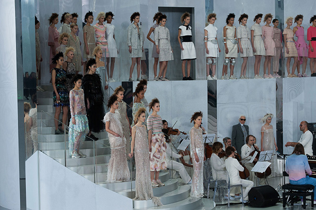 Неделя высокой моды в Париже: Chanel, весна 2014 (фото 2)