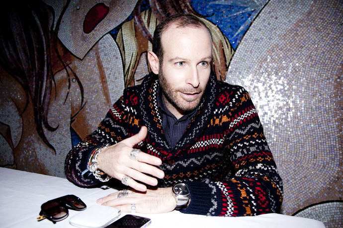 Тьерри Ласри создал очки для Мирославы Дума (фото 3)