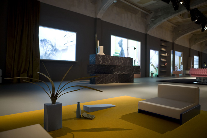 "Игрушечная" мебель на показе Prada (фото 9)