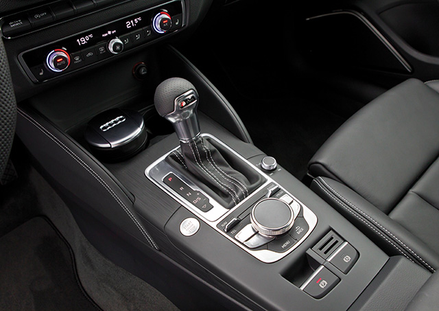 Тест-драйв Audi A3: "девичий" автомобиль глазами мужчины (фото 6)