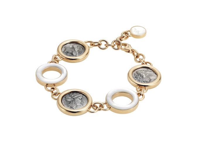 браслет с кулоном