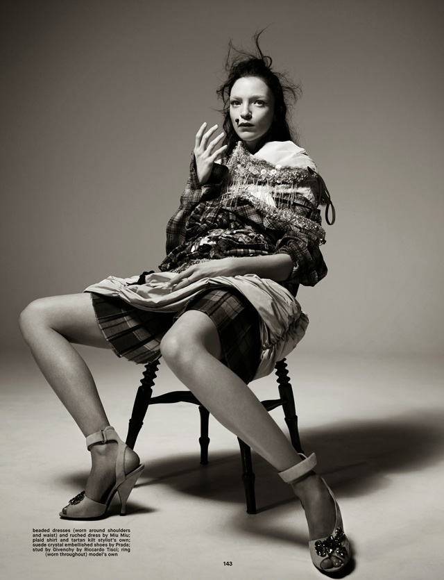 Мариякарла Босконо в съемке для весеннего Dazed (фото 10)