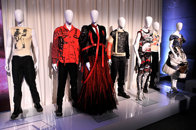 Открытие выставки Punk: Chaos To Couture (фото 7)