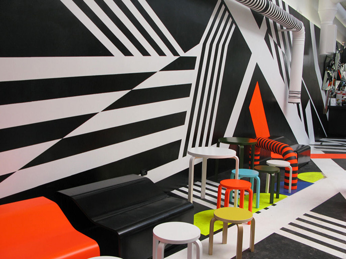 Зигзагообразный бар Oppenheimer в Нью-Йорке (фото 4)