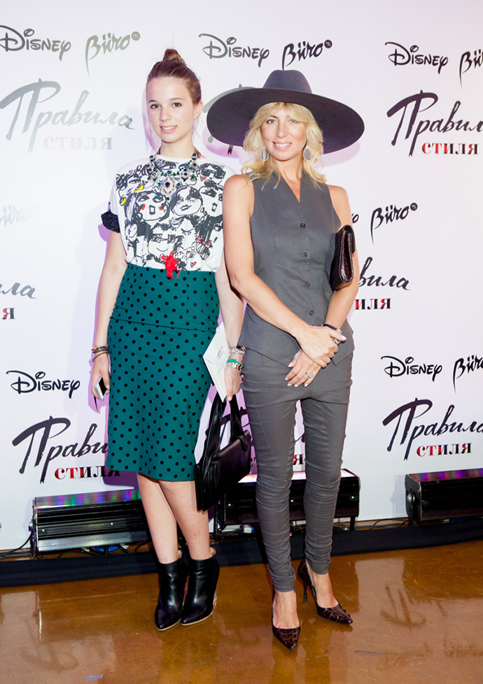 Светлана Захарова с дочерью Александрой Светлана Захарова с дочерью Александрой