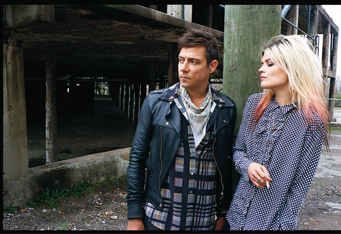 Осенне-зимняя кампания Equipment с участием группы The Kills (фото 1)