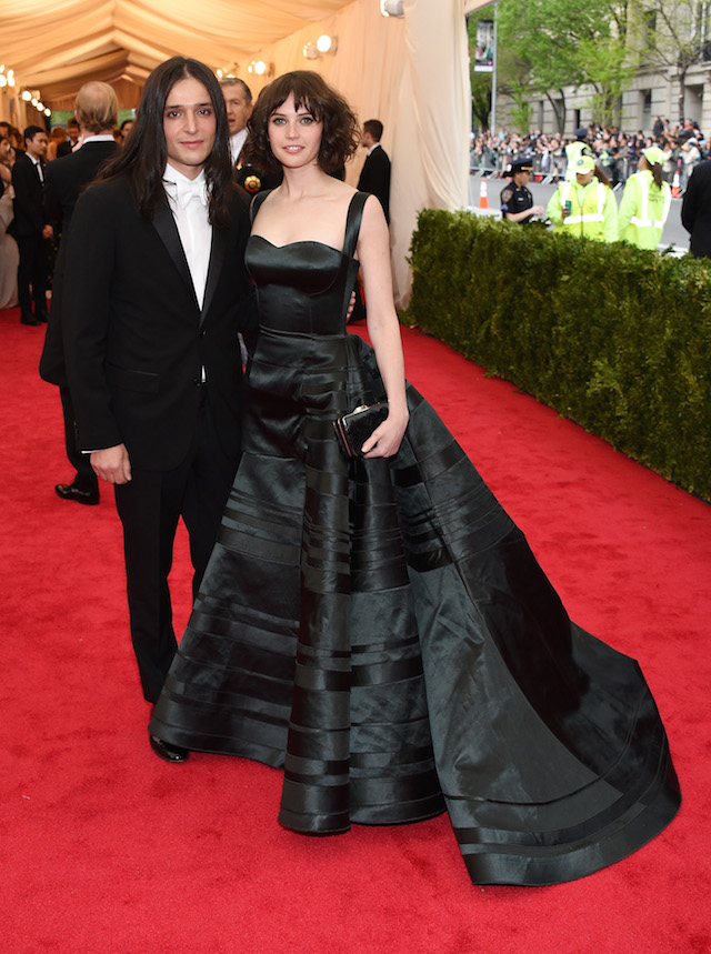 Оливье Тискенс и Фелисити Джонс Оливье Тискенс и Фелисити Джонс