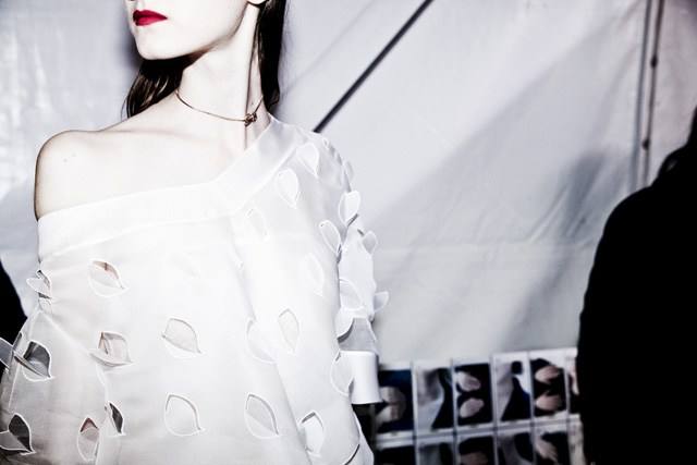 Эксклюзив Buro24/7: backstage Christian Dior, весна 2014 (фото 17)