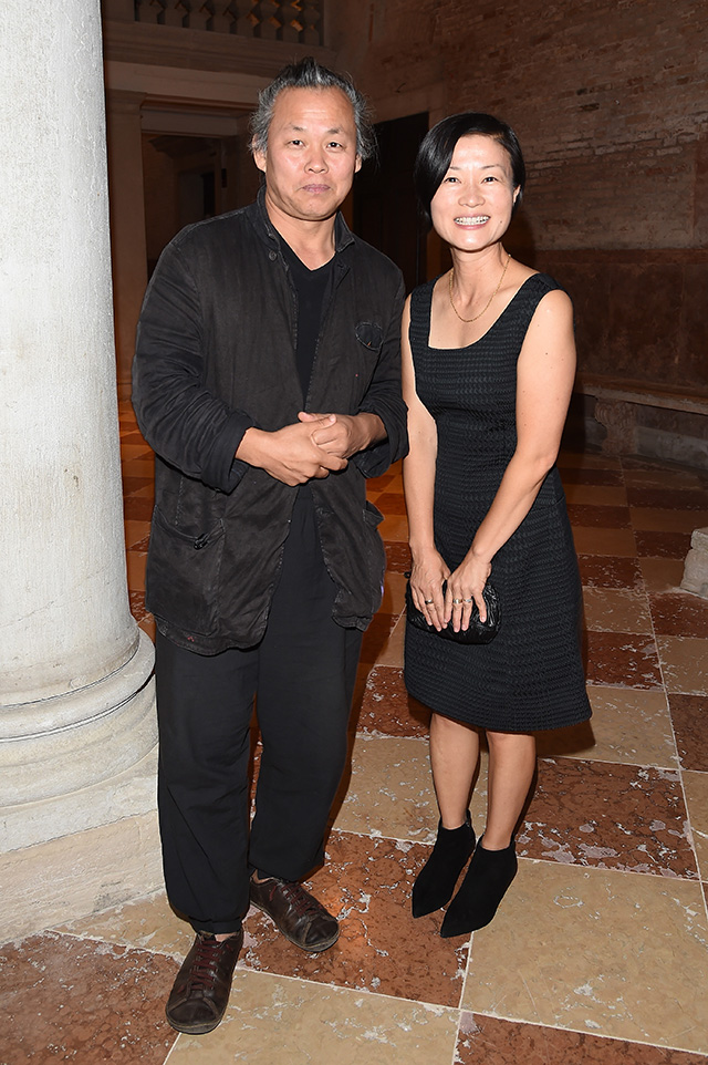 Званый ужин Миуччи Прады в Венеции (фото 7)