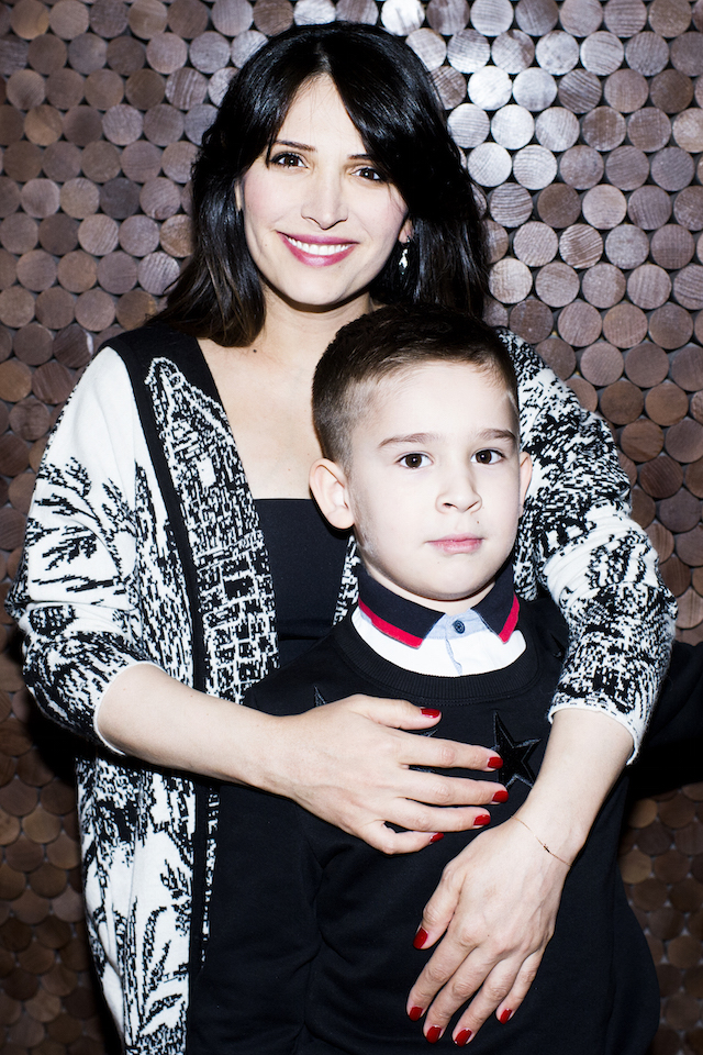 Фира Чилиева с сыном Гости pre-party "Оскар" в кинотеатре "Москва" (фото 6)