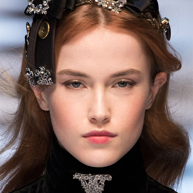 Бьюти-итоги года: 15 главных трендов (фото 10)