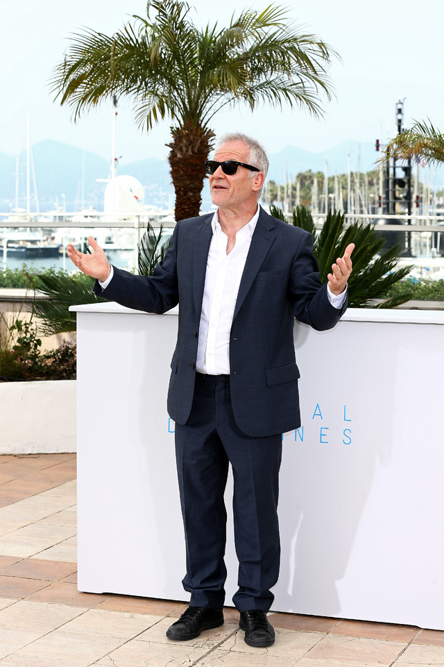 Тьерри Фремо Команда фильма La Tête Haute на фотоколле в Каннах (фото 3)