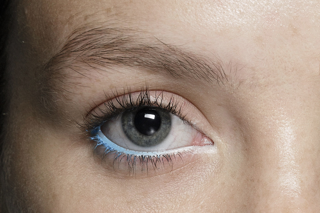 Holly Fulton Летний макияж глаз: примеры с подиума (фото 4)