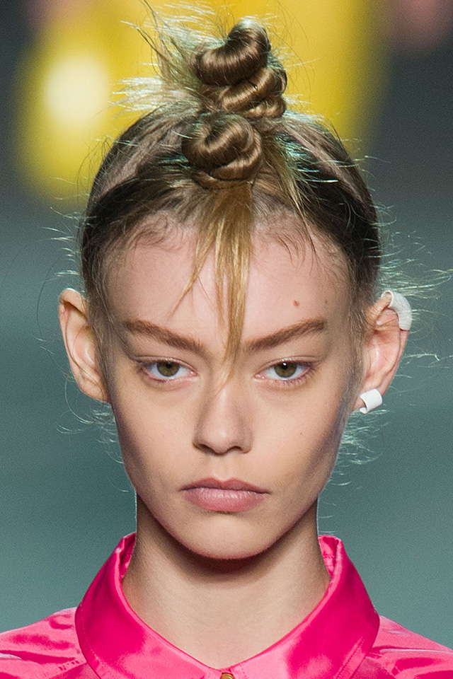 Красота в деталях: образ с показа Marc by Marc Jacobs (фото 2)