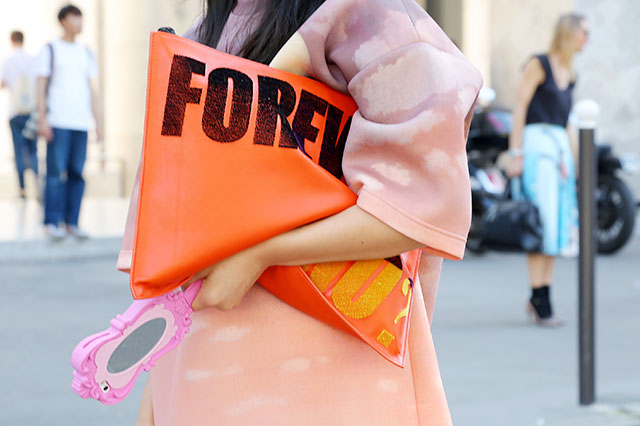 Неделя моды в Париже S/S 2015: street style. Часть IV (фото 16)