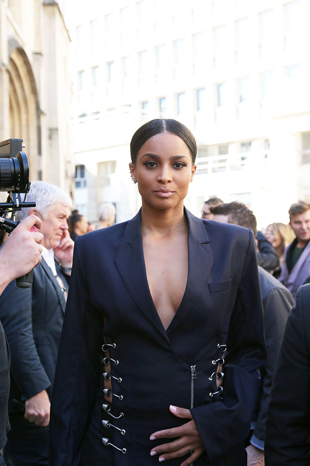 Неделя моды в Париже S/S 2015: street style. Часть IV (фото 10)