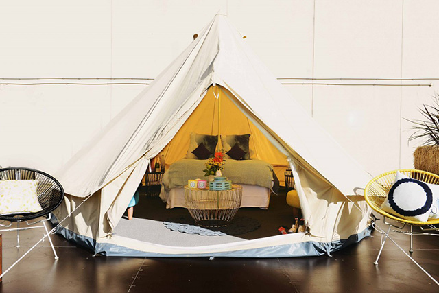 На крыше отеля в Мельбурне расположился кемпинг (фото 1)