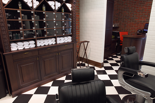 Адрес недели: мужская парикмахерская Wall Street (фото 1)