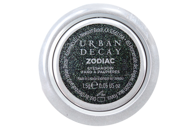 Сияние стали: 10 лучших теней с эффектом металлик (фото 10)