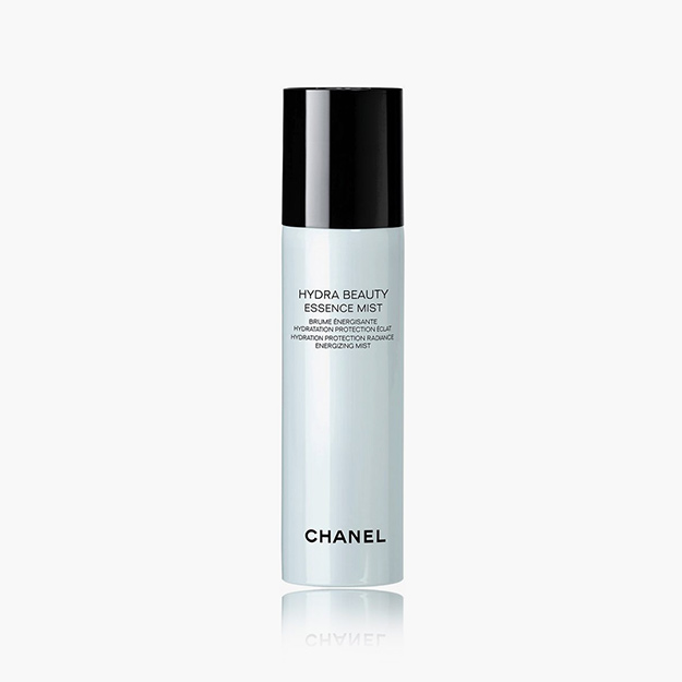 Chanel Hydra Beauty Essence Mist, 4 580 руб. Косметика с гиалуроновой кислотой: 8 лучших средств (фото 4)
