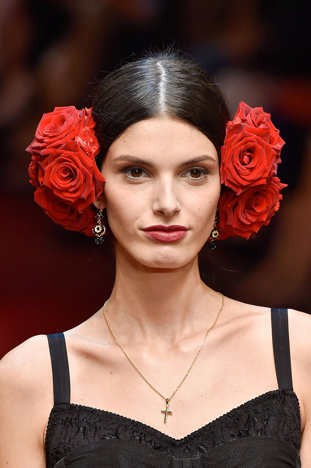 Красота в деталях: образ с показа Dolce & Gabbana (фото 1)