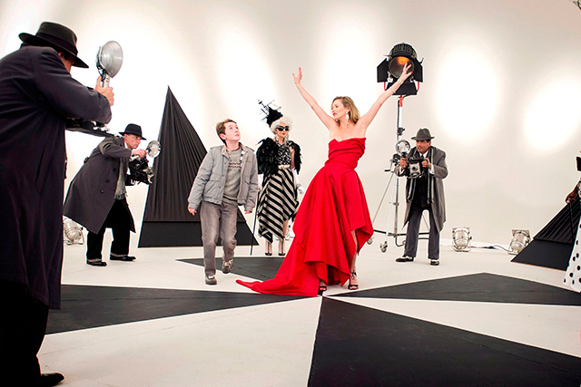 Первый взгляд: Кейт Мосс в сериале The Boy in the Dress (фото 1)